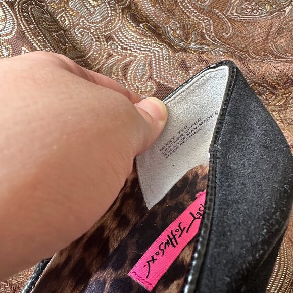 Betsey Johnson Mixxy Black Suede 7 B Medium Wedge Platform Pump - Picture 9 of 11
